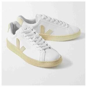 Veja Women's URCA CWL White Butter V10 Low Top Sneakers Size US 10